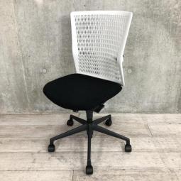 【シンプルなデザインの中に柔軟さと耐久性を兼ね備えたワークチェア！】■ウチダ(UCHIDA)製　アクトディア(Actdia)チェア　肘無ハイバック　■ホワイトフレーム×ブラック脚【AD】