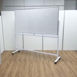 (T10)【商品入替のため、残り1台限り】両面タイプ　ホワイト　W1800xH1800サイズ　ホワイト　幅1800で広々書き込める自立式ホワイトボードの入荷！　自立式ホワイトボード！！