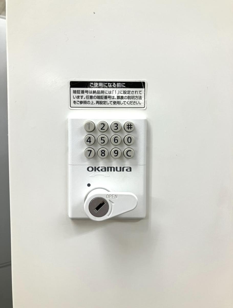 中古】レクトラインロッカー 4BM47X ZA75 オカムラ/okamura 8人用