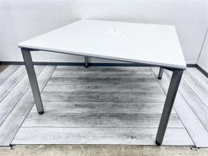 【使い方は自由自在！】■ コクヨ（KOKUYO）製　ワークソート（WORKSORT）シリーズ　ワークテーブル　W1200mm　■配線ボックス付 　■ホワイト