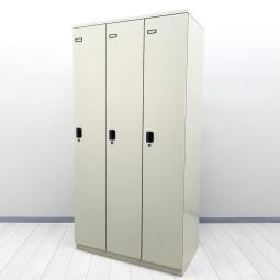 【ゆとりのある収納スペース！コートやジャケットも収納可能！】■ライオン製　3人用更衣ロッカー　シリンダー錠　■増員やレイアウト変更にオススメ！