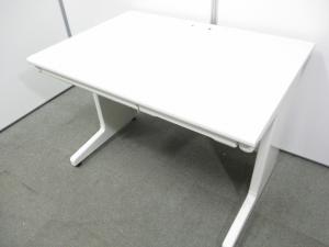 【ロット入荷】【中古】プラス「LA Desk」平机 W1000！ホワイトカラーでオフィスに合わせやすく、複数台導入にもおすすめのオフィスデスクです！/福岡で中古オフィス家具、オフィスデスクをお探しならオフィスバスターズ福岡博多店へお気軽にお問い合わせください！　#オフィスデスク　#平机　#中古プラス　#LA Desk　#ロット商品