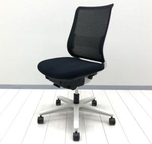【美しいデザインに機能充実のワークチェア！】■コクヨ　ミトラチェア　肘付　グリーン　ブラックシェル　■快適な座り心地を実現するオフィスチェア！【KOKUYO　Mitra】
