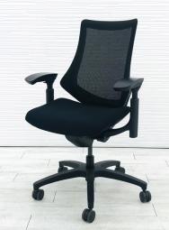 【ブラック×メッシュの人気の組み合わせ！！】イトーキ（ITOKI）エフチェア　メッシュ仕様　■色：ブラック　ハイバック　可動肘(新型)
