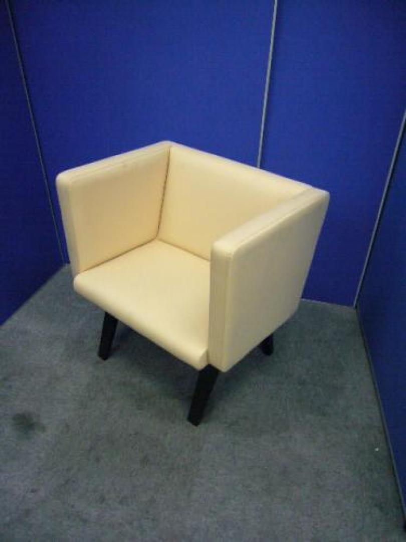 ＩＴＯＫＩ　アームチェア　２脚のみの為大特価
                                    中古
            