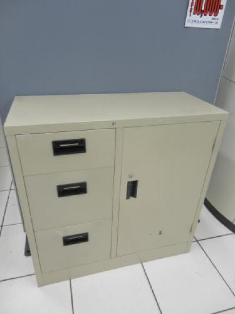 １台で、２役３役こなす!!便利な書庫【ぞくぞく】
                                    中古
            