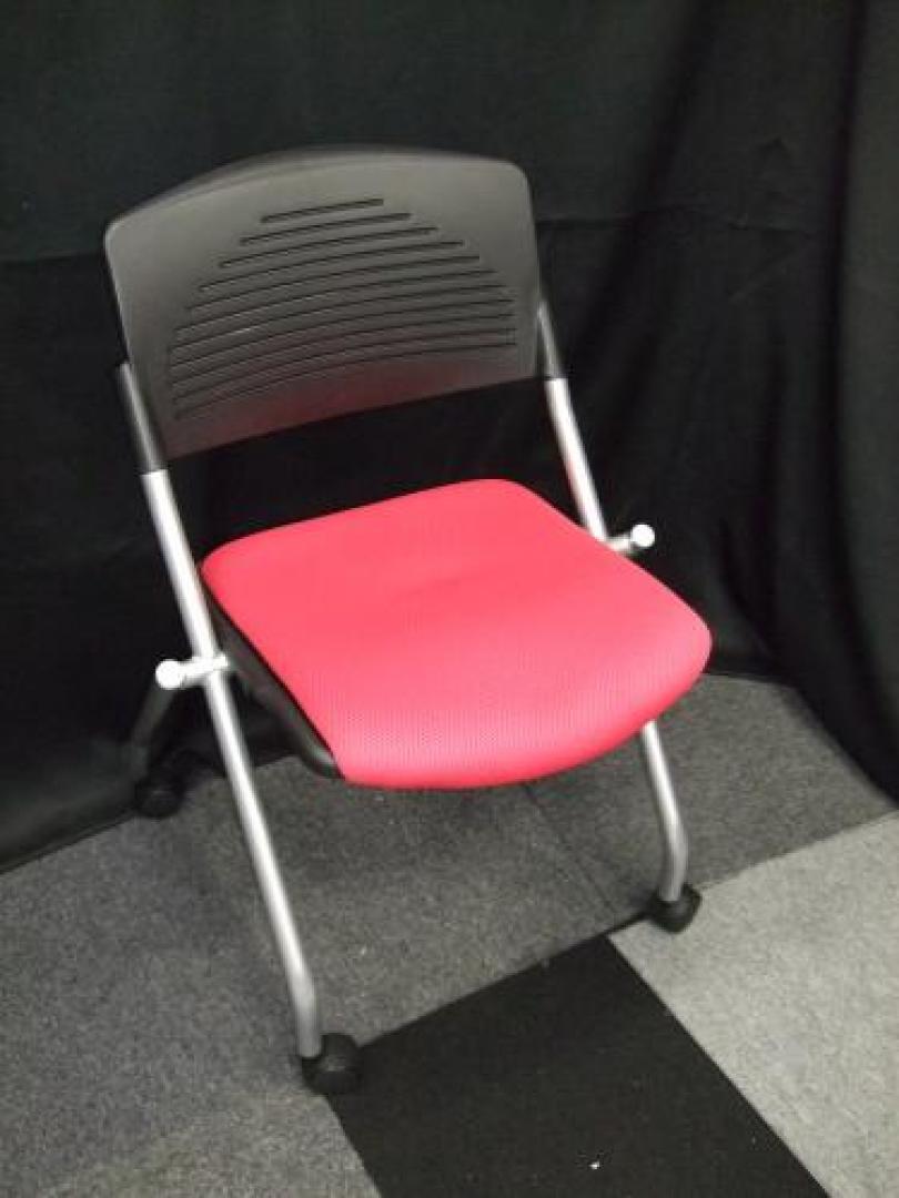 【新品なみの美品　ネスティングチェア】◆重ねて収納◆◆キャスター付き◆【会議チェア】
                                    中古
            