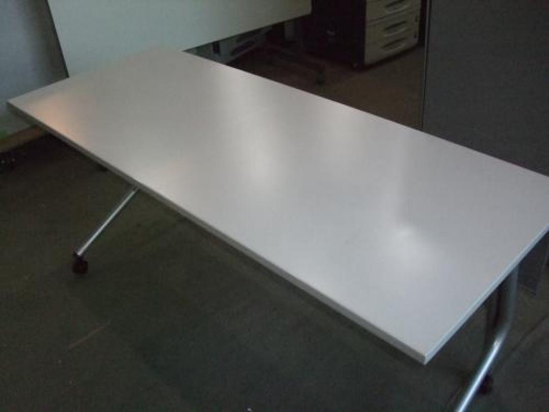 □■　オカムラ　サイドスタックテーブル　■□
                                    中古
            