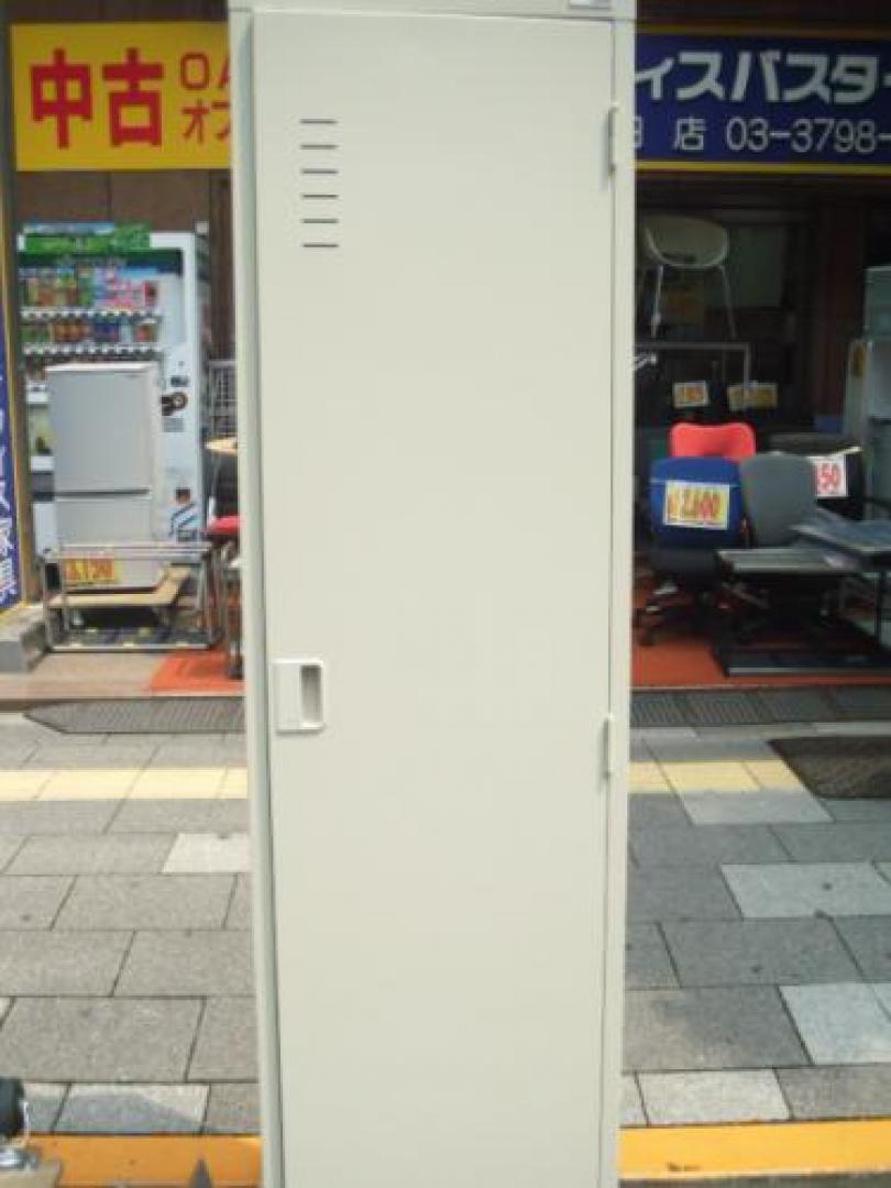 ライオン製　１人用ロッカー入荷致しました！掃除用具入れにも使えます。
                                    中古
            