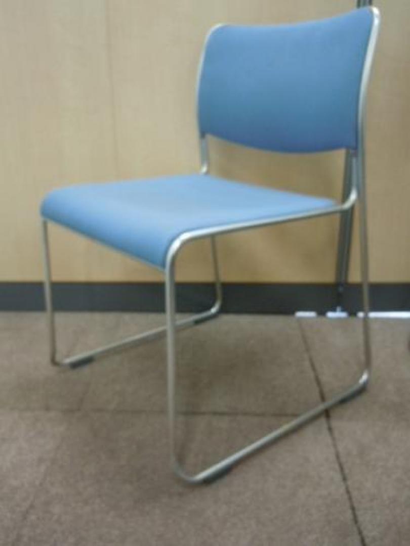 内田洋行からシンプルなスタッキングチェア入荷しました。重ねれます！【会議チェア】
                                    中古
            