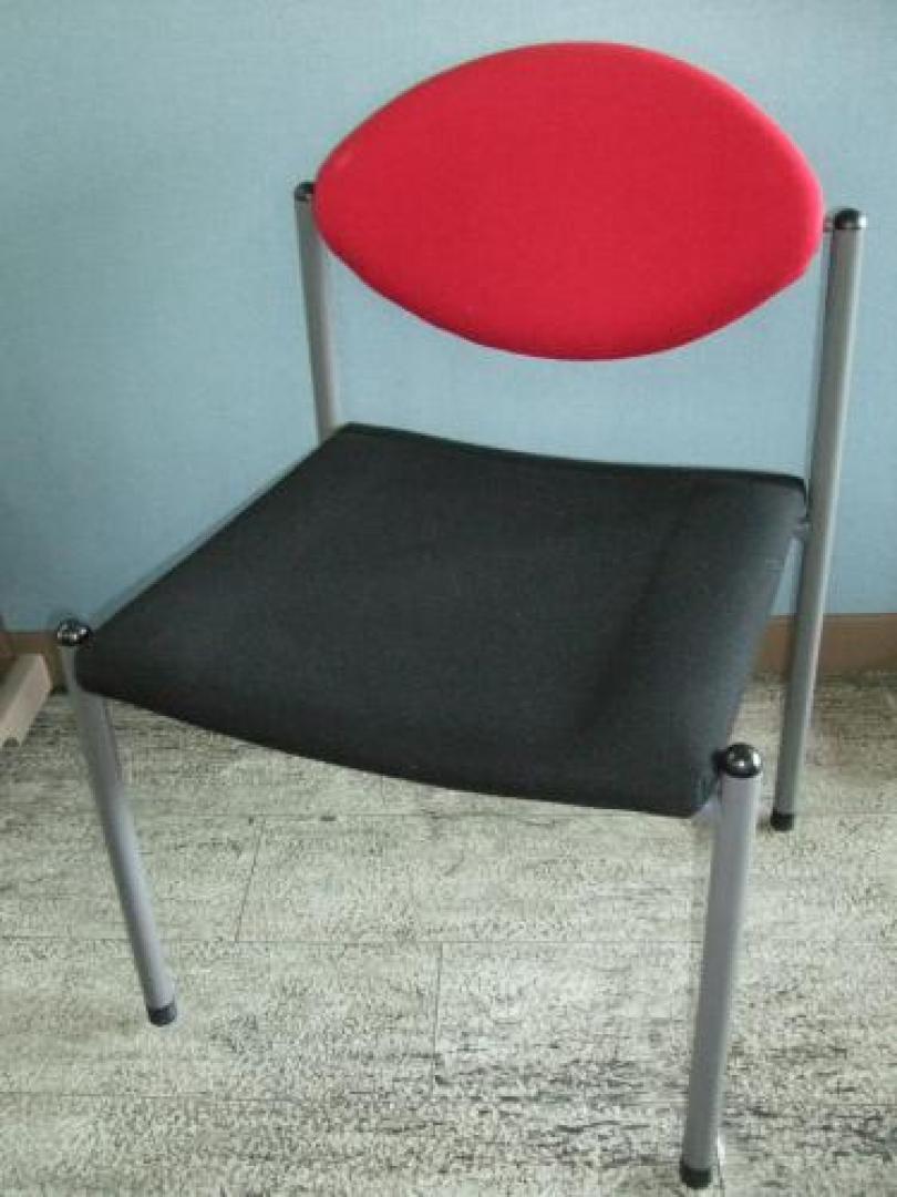☆★　コクヨ　スタッキングチェア　トンガチェア　レッド　2脚セット　【セット商品】　☆★【会議チェア】
                                    中古
            