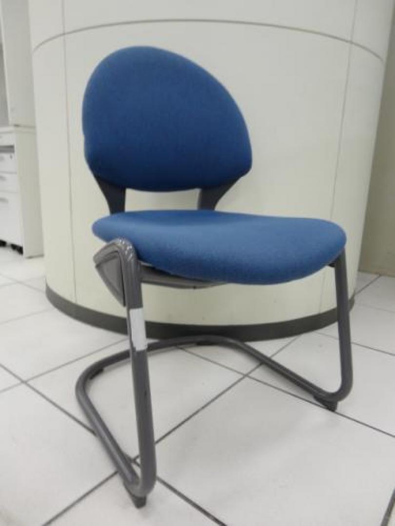 コクヨ製　アディートチェア　　４脚セット　【セット商品】【会議チェア】
                                    中古
            