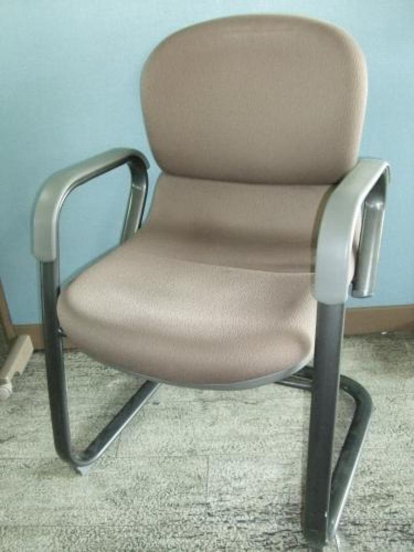 ☆★　内田洋行　ミーティングチェア　ＣＯＲE　2脚セット　【セット商品】　☆★【会議チェア】
                                    中古
            