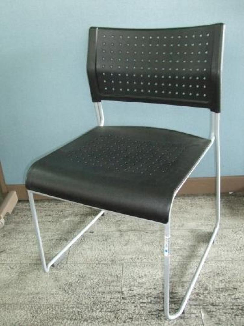 ☆★　チトセ　スタッキングチェア　４脚セット　ブラック　【セット商品】　☆★【会議チェア】
                                    中古
            