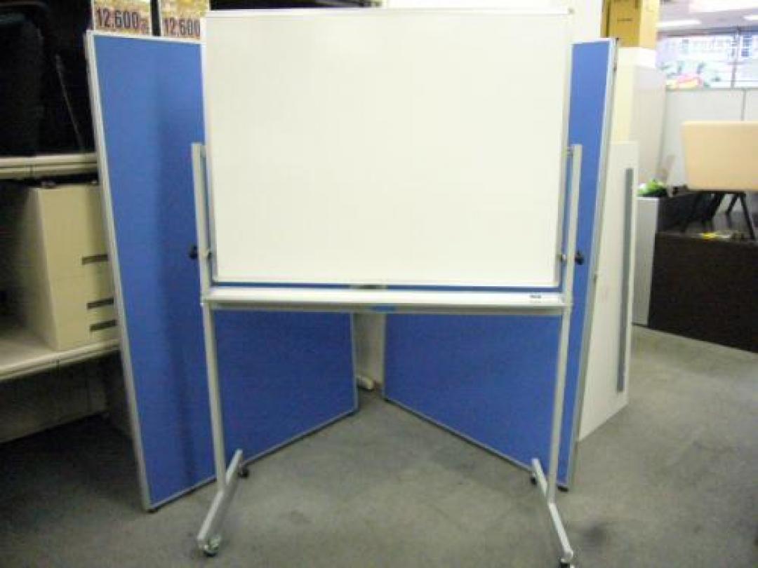 Ｗ１２００両目自立ホワイトボード　
                                    中古
            