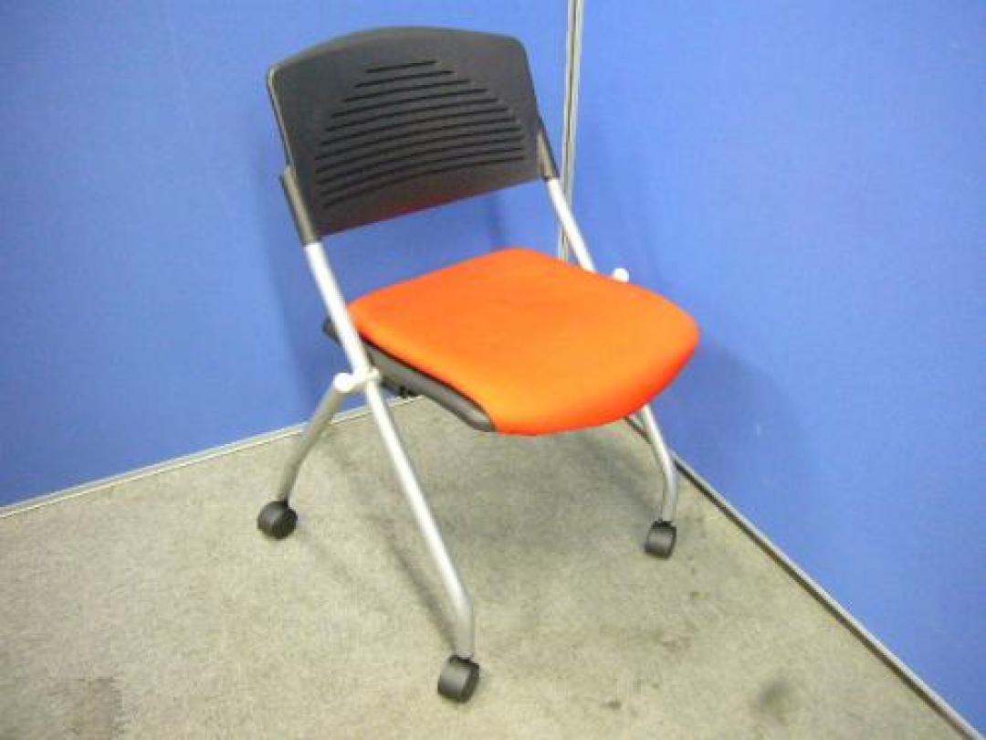 【大量入荷】ネスティングチェア！レッド×ブラック【会議チェア】
                                    中古
            