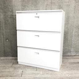 【A4ファイルも沢山収納可能！ホワイトカラーの人気シリーズ３段ラテラル書庫！】■イトーキ(ITOKI)製　シンライン (THIN LINE) シリーズ　3段ラテラル書庫　ローキャビネット　■W900×D450×H1120mm　■天板丸型　■シリンダー錠　■ホワイト　【弊社使用欄：A01090501】