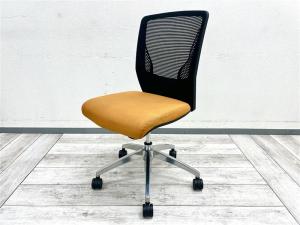 【オカムラ製のローコストチェア！コスト重視のお客様に非常におすすめ！】■オカムラ(okamura)製　ビラージュ(VILLAGE)チェア　VCM2　肘無ハイバック　■背面メッシュ　■座面：オレンジ / 背面：ブラック　※座面シミ混在　#岐阜 #愛知 #三重 #静岡 #福井 #石川 #富山 #滋賀
