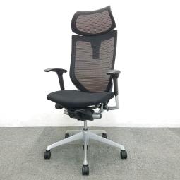 【ハイグレードなヘッドレスト付タイプ入荷！】■オカムラ製　バロンチェア　可動肘付　ブラック　シルバー脚　エクストラハイバック　■美しいフォルム！上質な座り心地！良い椅子は腰を守る投資です！【Okamura　Baron】★