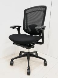 【肘パッド新品交換済み！】コンテッサチェア　大人気の高機能チェア！！ ブラックフレーム　クッションタイプ　【高級チェア】