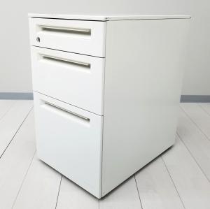 【高品質な国産メーカー品がお買い得！】■オカムラ製　アドバンスシリーズ　3段ワゴン　ホワイト　H650ｍｍ（上段引出し深め）　※キズあり特価品！【ハイワゴン】