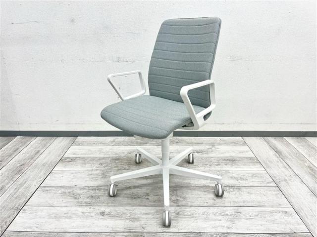 【中古】ファブレ クッション  コクヨ（KOKUYO） 肘付ローバックチェア