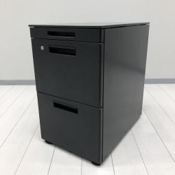 【フリーアドレスデスクのお供に！ちょっとした手荷物入れにも！大人気コクヨ製のGTワゴンシリーズが入荷！】■コクヨ(KOKUYO)製　GTワゴンシリーズ　3段ワゴン　フリアド用　H645mm　■ブラック　■シリンダー錠