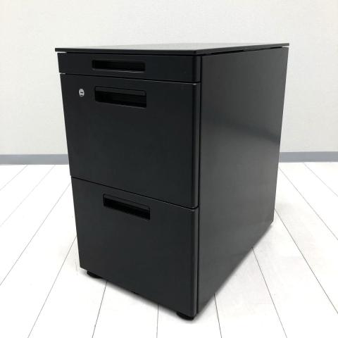 【フリーアドレスデスクのお供に！ちょっとした手荷物入れにも！大人気コクヨ製のGTワゴンシリーズが入荷！】■コクヨ(KOKUYO)製　GTワゴンシリーズ　3段ワゴン　フリアド用　H645mm　■ブラック　■シリンダー錠/620748 オフィスバスターズ　水戸サテライト　大子町　北茨城市　高萩市　日立市　常陸太田市　常陸大宮市　那珂市　東海村　ひたちなか市　城里町 水戸市　笠間市　茨城町　大洗町　小美玉市