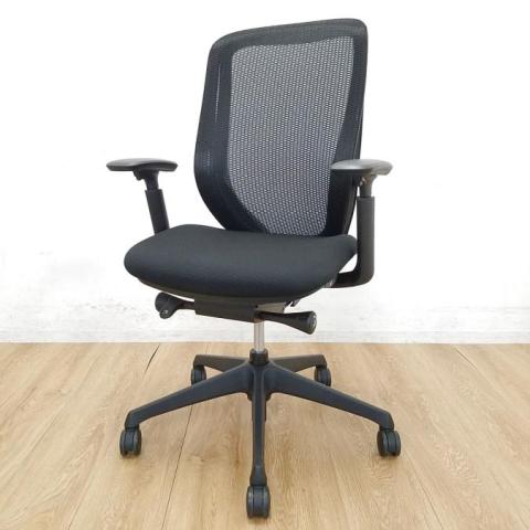【中古】シルフィーメッシュ  オカムラ（okamura） 肘付ハイバックチェア