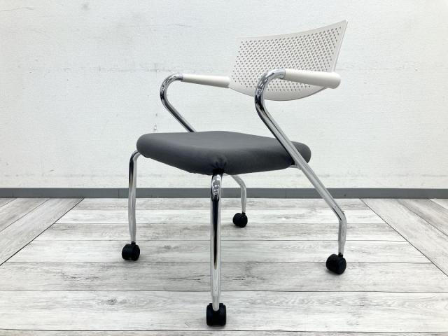 【中古】ビザロール 416281GJ vitra（ヴィトラ） スタッキングチェア