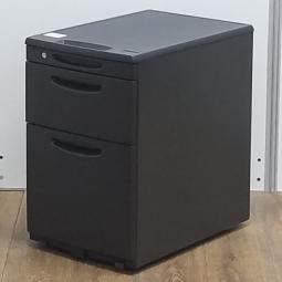 【レア】オカムラ製　SD　ブラック　W395xD580xH610サイズ　デスクをおしゃれに見せる一品です！　天板の把手とキャスターで移動がらくらく！　シンプルでスタンダードな3段ワゴン！　珍しいブラックカラー！　3段ワゴン！！