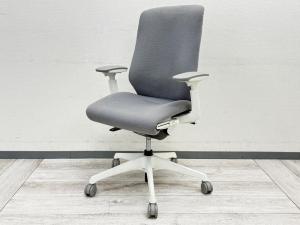 【現行カタログ掲載品！　どんな体格の方にも快適な座り心地をご提供！　長時間座っても疲れにくい！】■オカムラ（okamura）製　スフィア（Spher）チェア　ハイバック　グレー　■肘付　■コートハンガー付き【入替セールにつき40%OFF！】
