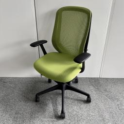 【2脚限定/クレジット決済優先】【前傾チルト機能付き】【オカムラ製品で最も人気を集める高機能メッシュチェア！】■オカムラ(okamura)製　シルフィ(Sylphy)チェア　肘付き　ハイバック　背面メッシュ　■固定肘　■ライムグリーン×ブラックシェル　オフィスバスターズ　梅田本店