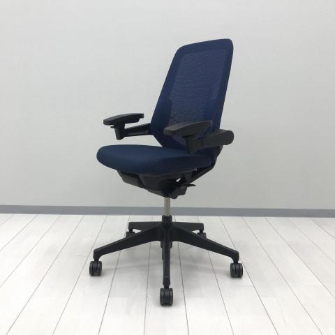 2021年製/希少/オススメ イトーキ(ITOKI)製 ノート(nort)チェア 肘付 ハイバック 背面メッシュ ■可動肘・ランバーサポート付き ■ネイビーブルー×ブラックシェル