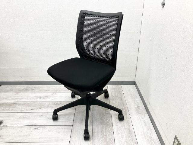 【中古】ヴィスコンテチェア CWB4ZA　FBA1 オカムラ（okamura） 肘無ローバックチェア