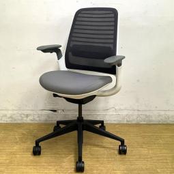 【在庫入替セール】Steelcase（スチールケース）seres1（シリーズワン） ワークチェア　4Dアジャスタブルアーム　（可動肘）　ニッケル×グラファイト　※カラーはスタッフの目測によります