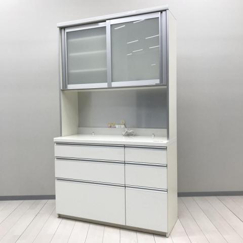 限定入荷/希少/オススメ パモウナ(Pamouna)製 食器棚 キッチンキャビネット レンジ台 ■上段:引き戸 下段:3段引出し収納 ■ホワイト