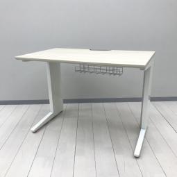 【奥行600㎜】【スタイリッシュなデザインと機能性を兼ね備えたシンプルデスク！横幅1000㎜のコンパクトサイズ！】■オカムラ(okamura)製　プロユニット(Pro Unit)シリーズ　平机　引き出し無　W1000×D600㎜　■ワイヤーダクト付き　■天板：木目調ナチュラル　L字脚：ホワイト　【弊社使用欄：A01100654】
