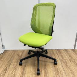 【10月20日入荷予定】オカムラ　シルフィーチェア　ハイバック（メッシュ）　肘無しモデル　ライムグリーン×ブラックフレーム　前傾機能搭載でデスクワークが快適に【愛知・名古屋・豊田・静岡・浜松】