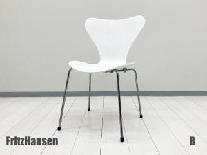 B)Fritz Hansen/フリッツハンセン　セブンチェア　ホワイト　カラードアッシュ　北欧　ヤコブセン