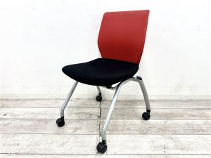 【定価約10万円】【しっかりとしたクッションで快適なミーティングチェア】■コクヨ/スタイラ　■ネスティングチェア　肘無し　ミーティングチェア　キャスター付き
