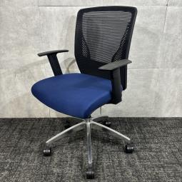 【ロット入荷】【中古】8VCM1B FHR6 オカムラ「ヴィラージュ」可動肘付ローバックチェア！爽やかなブルーカラーでオフィスを明るく演出する、複数台の導入にもおすすめのオフィスチェアです！/福岡で中古オフィス家具、オフィスチェアをお探しならオフィスバスターズ福岡博多店へお気軽にお問い合わせください！　#オフィスチェア　#可動肘付　#中古オカムラ　#ヴィラージュ　#ロット商品