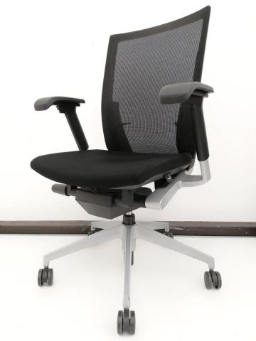 【中古】ヴェントチェア  イトーキ（ITOKI） 肘付ハイバックチェア