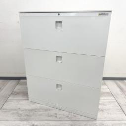 【書類をすっきり整理！使い勝手の良い3段ラテラル書庫！】
■オカムラ製　レクトラインシリーズ　3段ラテラル書庫　W900×D450×H1120mm　ホワイト
■書類・ファイル・伝票などを分類して収納しやすく、オフィス・事務所の書類整理や共有収納におすすめ！
■3段の引き出し式収納で、収納物の出し入れもスムーズ。ラテラルキャビネット・書類収納・キャビネット・収納庫・オフィス収納をお探しの方にもおすすめです！【okamura Rectline】
#岐阜 #愛知 #三重 #静岡 #福井 #石川 #富山 #滋賀