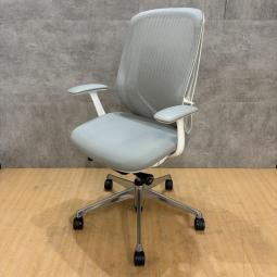 【早い者勝ち！】オカムラ製のオフィスチェア(事務椅子)/固定肘付きハイバック/シルフィーシリーズ】が1脚ご案内可能！　＊良品を格安で！「オフィスバスターズ福岡南店」は、福岡を拠点として、全国へ中古オフィス用品・オフィス家具を提供しております。