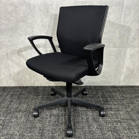 【中古】エスクード C443ZR FFW1 オカムラ（okamura） 肘付ローバックチェア