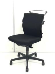 ≪10/29(木)入荷予定商品!≫【大人気!体を守る「エスクード」!長時間のデスクワークもこのチェアとなら戦える!】■オカムラ (Okamura)製 エスクード (ESCUDO) 肘無しローバック
コートハンガー付き ■ブラック