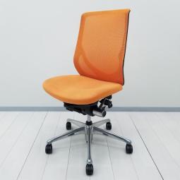【人間工学に基づいた快適な座り心地！体の動きを自然にサポート！】 ■オカムラ(okamura)製　ゼファー(Zephyr)チェア　肘無し　ハイバック　■背面メッシュ　■オレンジ×ブラックシェル　【弊社使用欄：A01102835】【SH】