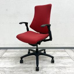 【鮮やかなレッドが空間のアクセントに！可動肘付きの高機能オフィスチェア！】

■イトーキ製　エフクロスチェア　ハイバック　可動肘付き　レッド
■背中をしっかり支えるハイバック仕様に、腕の位置を調整しやすい可動肘を搭載。長時間のデスクワークやオフィスの執務スペースにおすすめ！
■鮮やかなレッドがワークスペースを明るく印象的に演出します。オフィスチェア・OAチェア・事務椅子・デスクチェア・高機能チェアをお探しの方にもおすすめです！【ITOKI f】