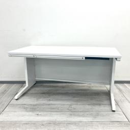【広々W1400サイズ！引き出し＆鍵付きで使いやすい人気デスク！】
■オカムラ製　アドバンスシリーズ　平机　引き出し・鍵付き　W1400×D700×H720mm　ホワイト
■オフィスの新設・増員・レイアウト変更におすすめ！
■ゆとりのあるW1400天板で快適な作業スペースを確保。鍵付き引き出しを備え、書類や小物の収納にも便利です！【okamura ADVANCE】
#岐阜 #愛知 #三重 #静岡 #福井 #石川 #富山 #滋賀